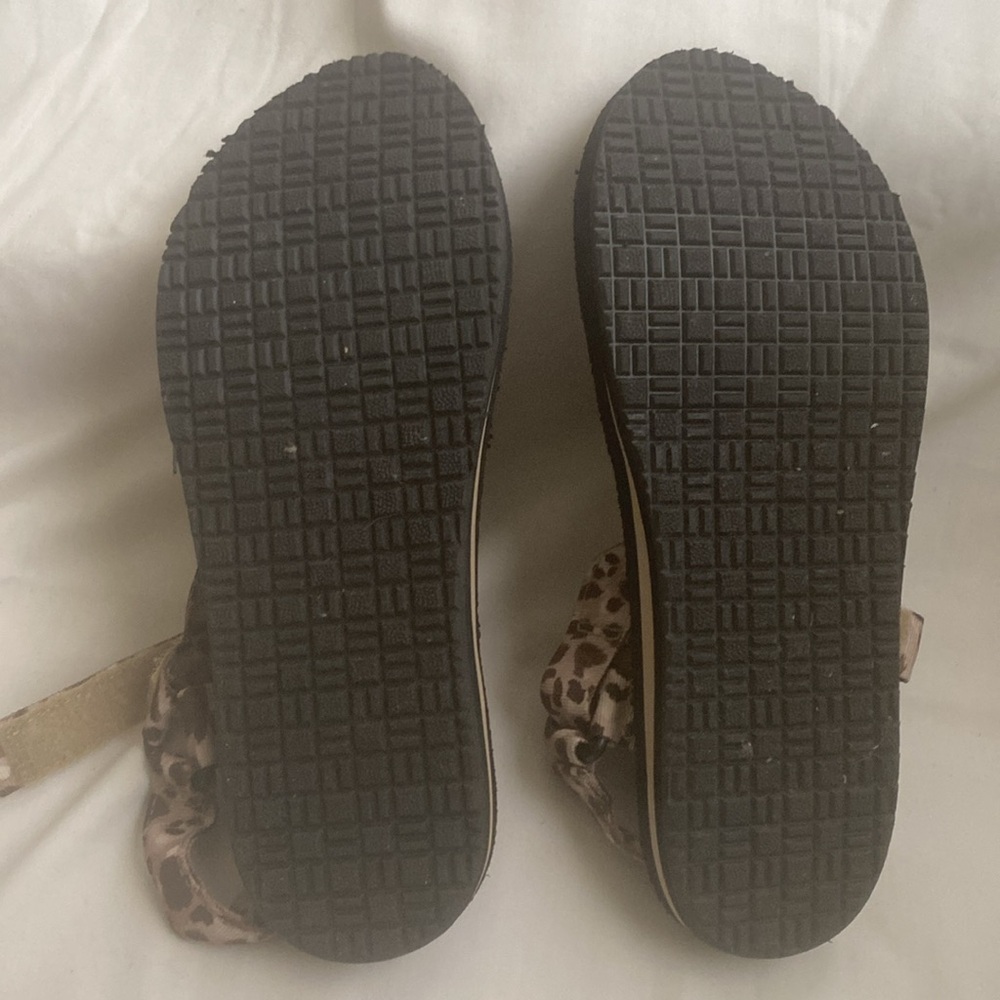 Leopard Print Women's Sandals - SIZE 8 - BRAND NEW - NEVER WORN - NWT - Picture 2 of 3